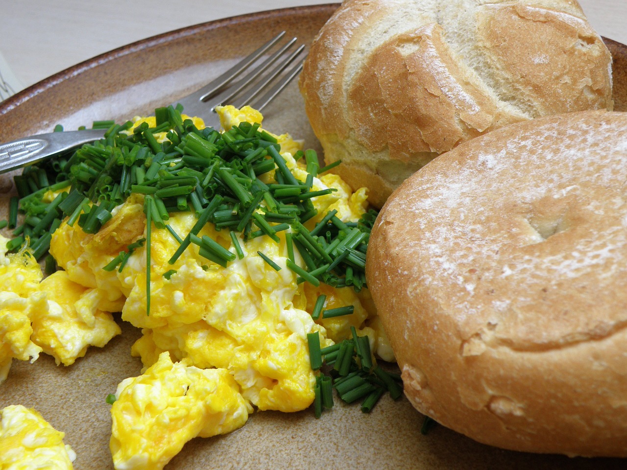 breakfast scrambled eggs bun free photo