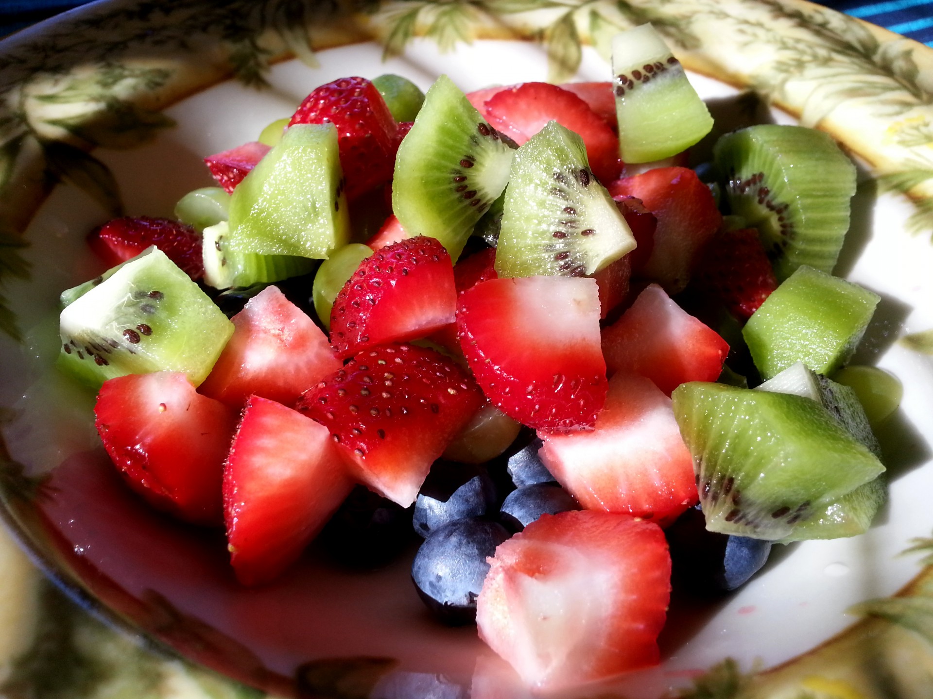 breakfast fruits strawberry free photo