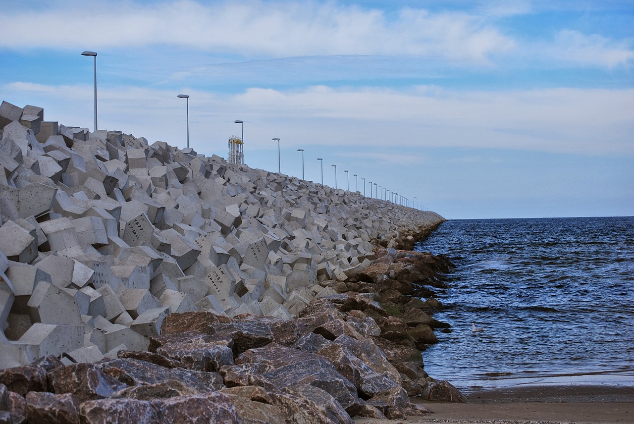 breakwater lake dusia concrete free photo