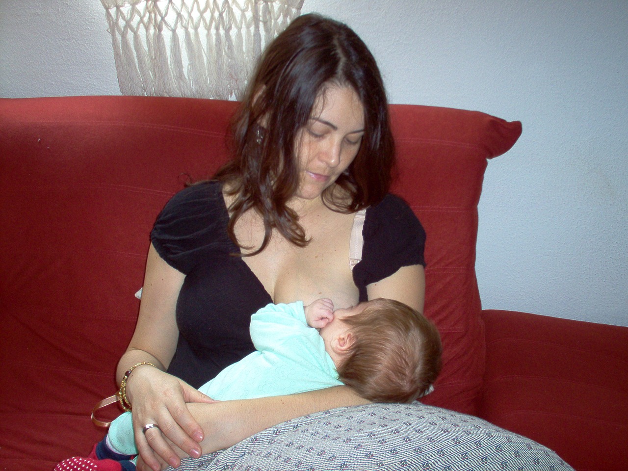 breastfeeding baby mom free photo