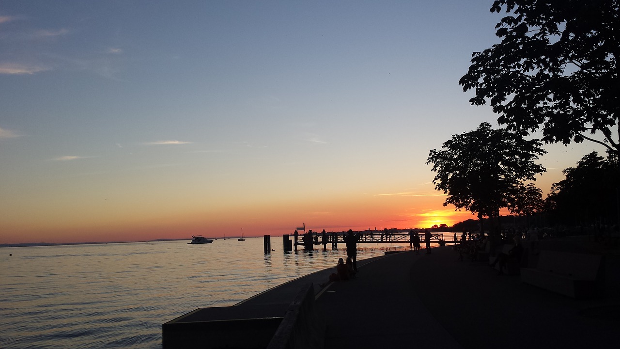 bregenz afterglow lake constance free photo