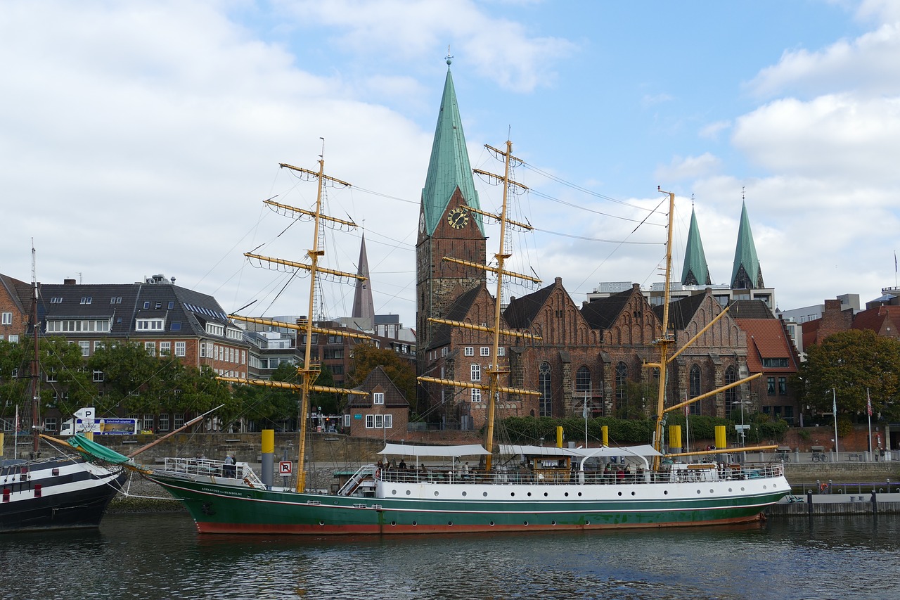 bremen  weser  river free photo