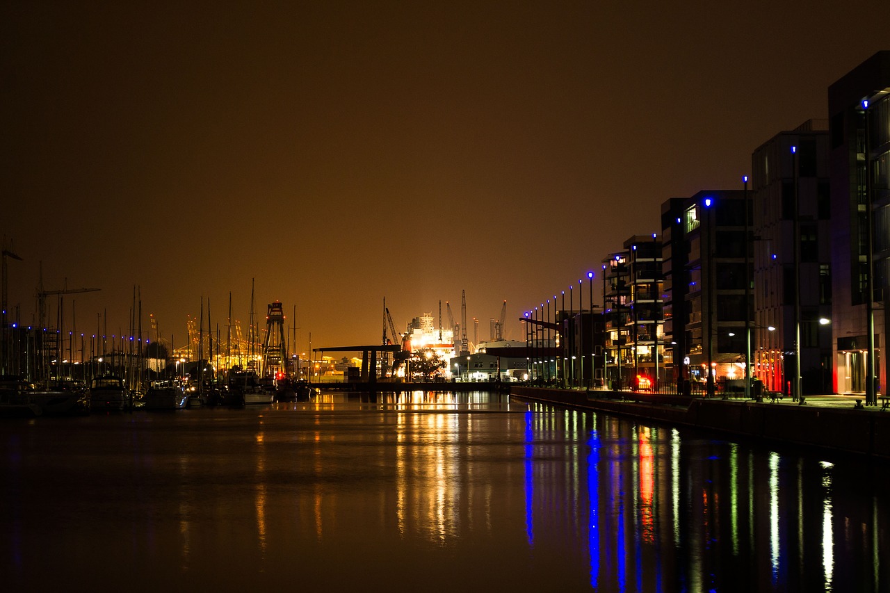 bremerhafen lights water free photo