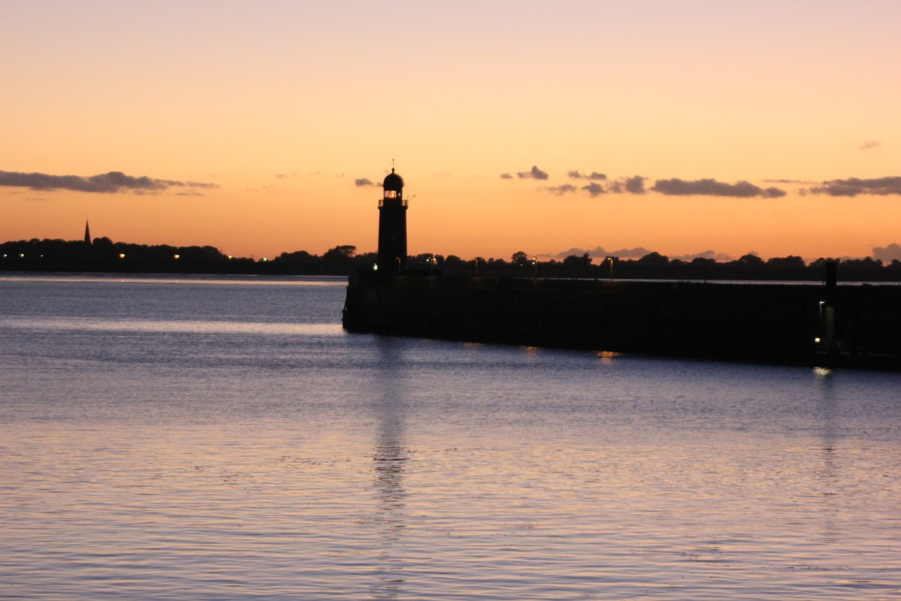 bremerhaven lighthouse sunset free photo
