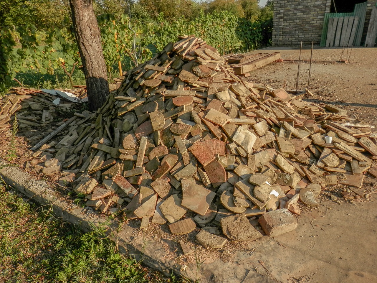 brick brown roof free photo