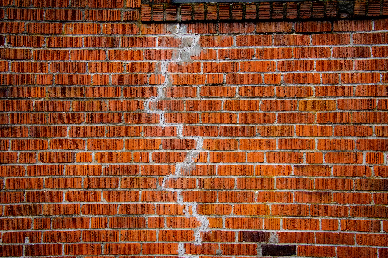 brick  wall  red free photo