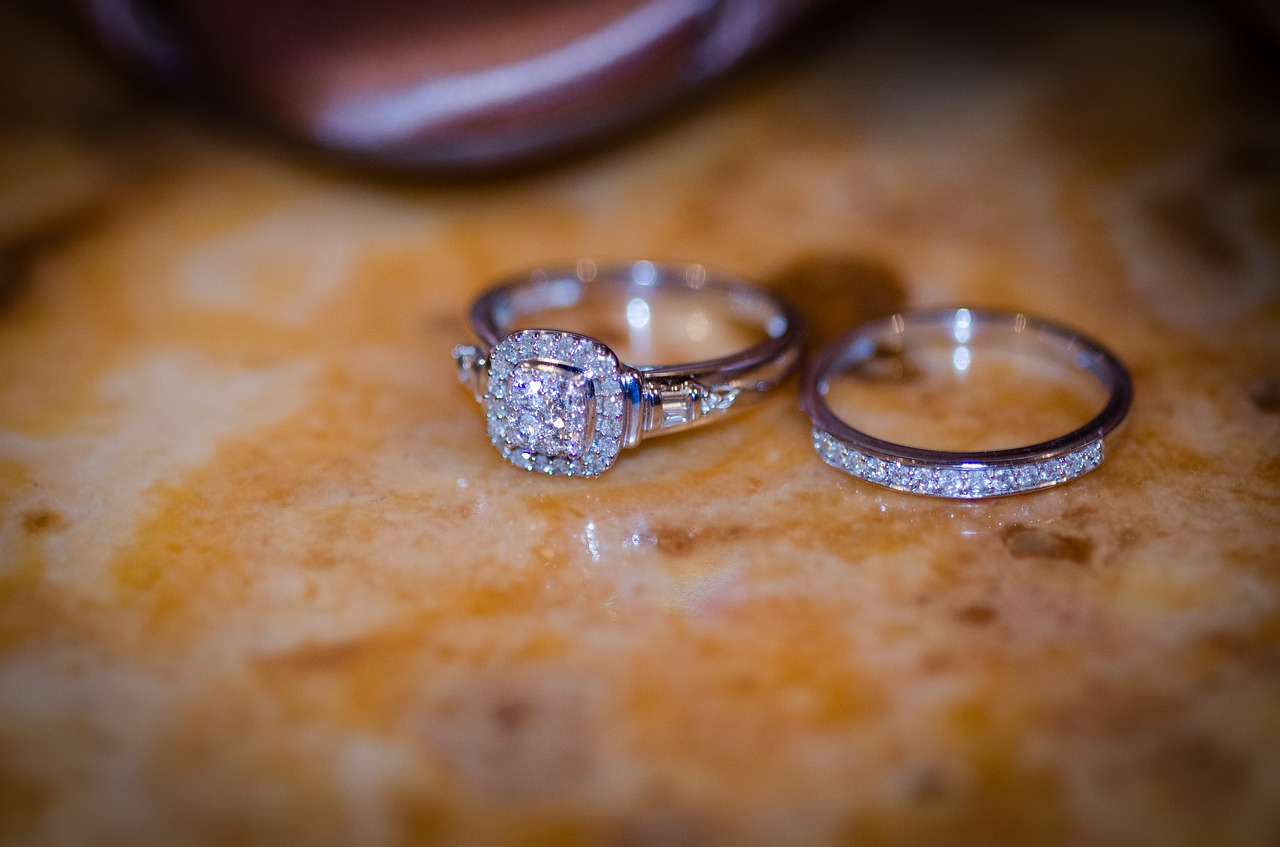 bridal  rings  wedding free photo