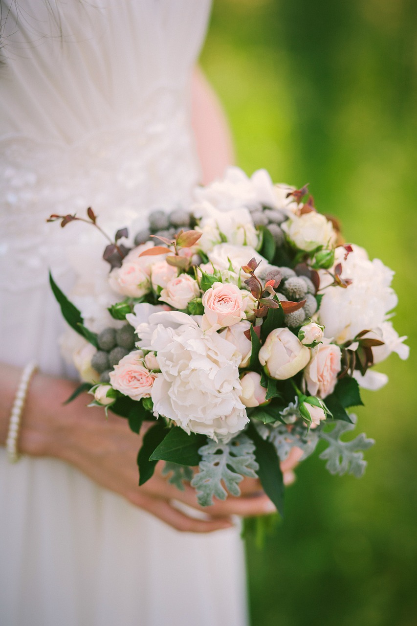 bridal bouquet roses beautiful flowers free photo