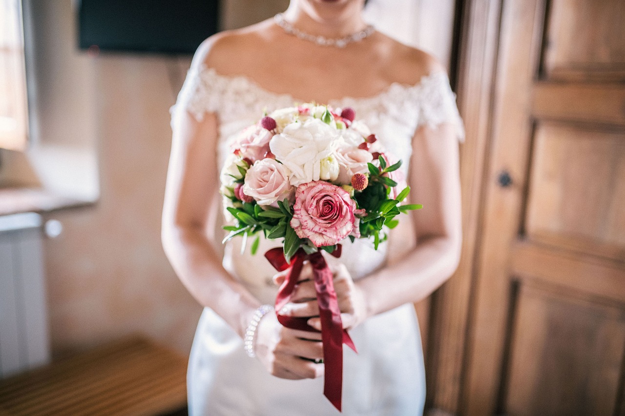 bridal bouquet  wedding bouquet  bride free photo