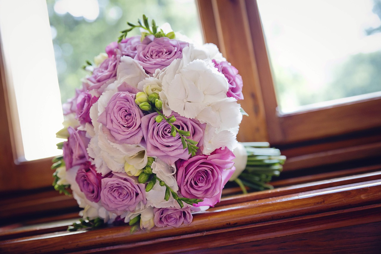 bridal bouquet  wedding  flowers free photo