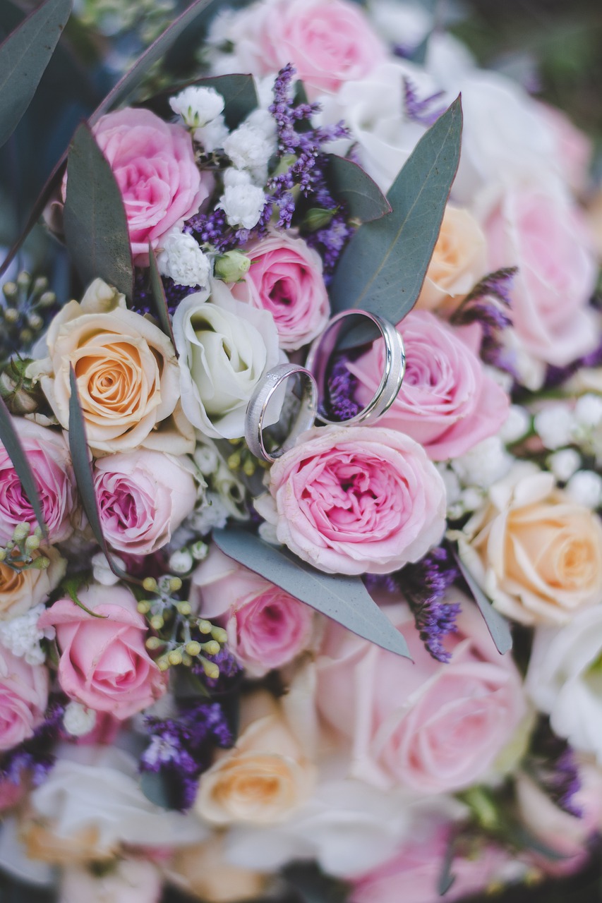 bridal bouquet  bouquet  flowers free photo