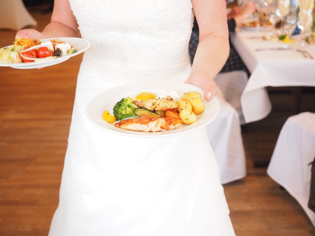 bride eat menu free photo