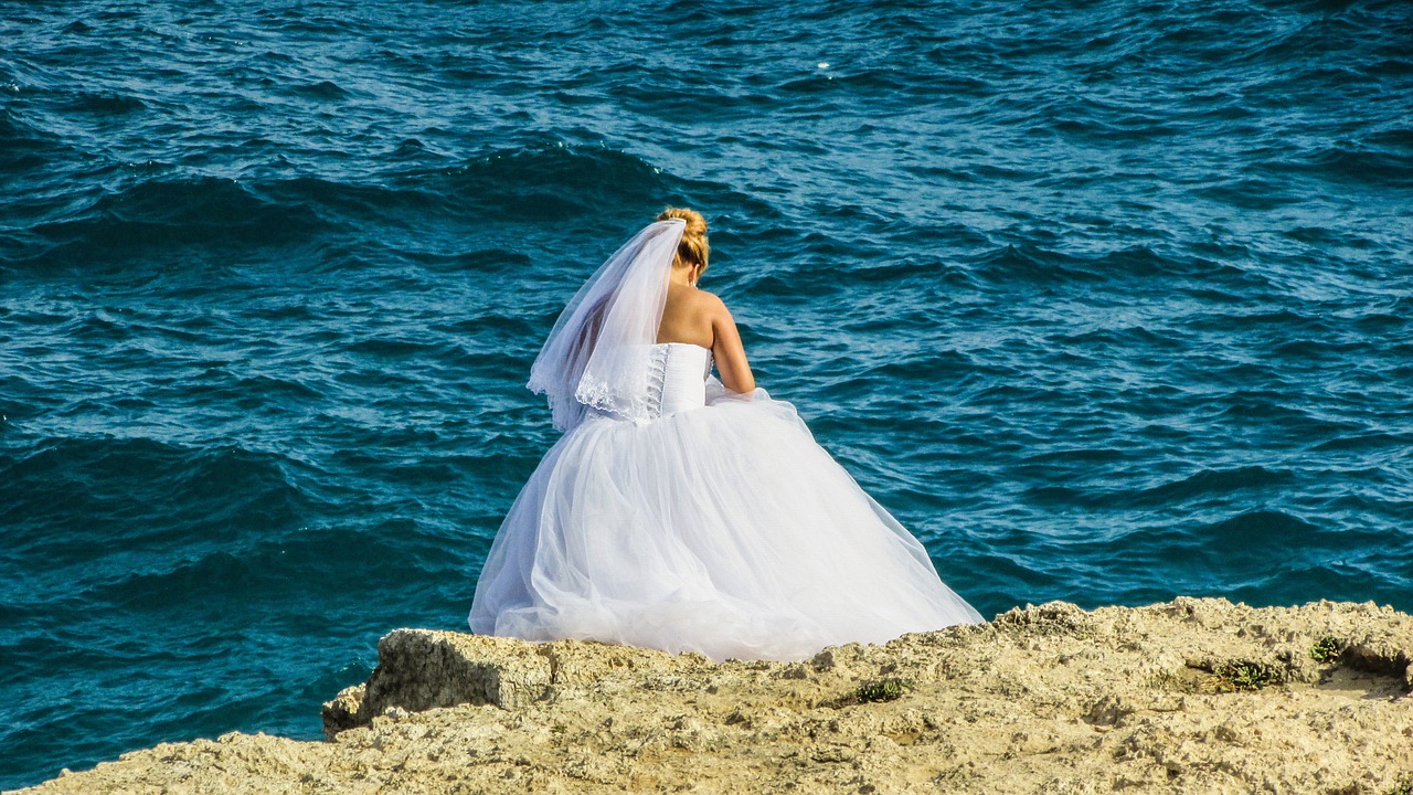 bride wedding dress white free photo