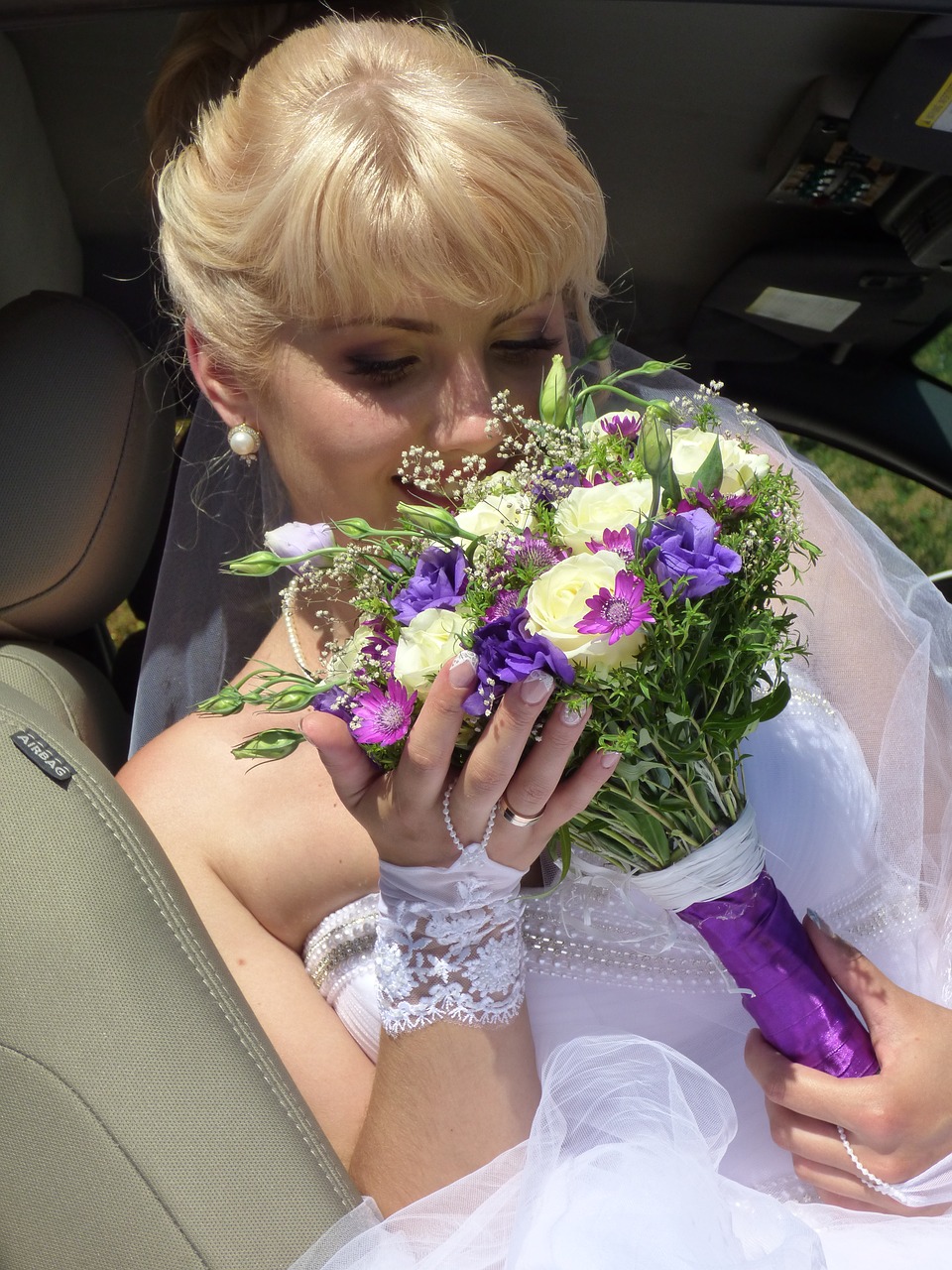 bride flowers wedding free photo