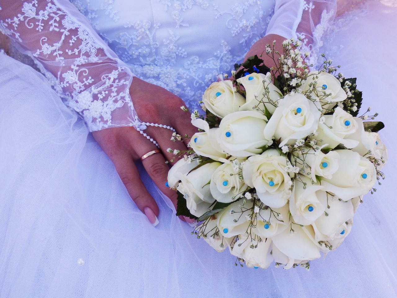 bride bridal bouquet wedding free photo