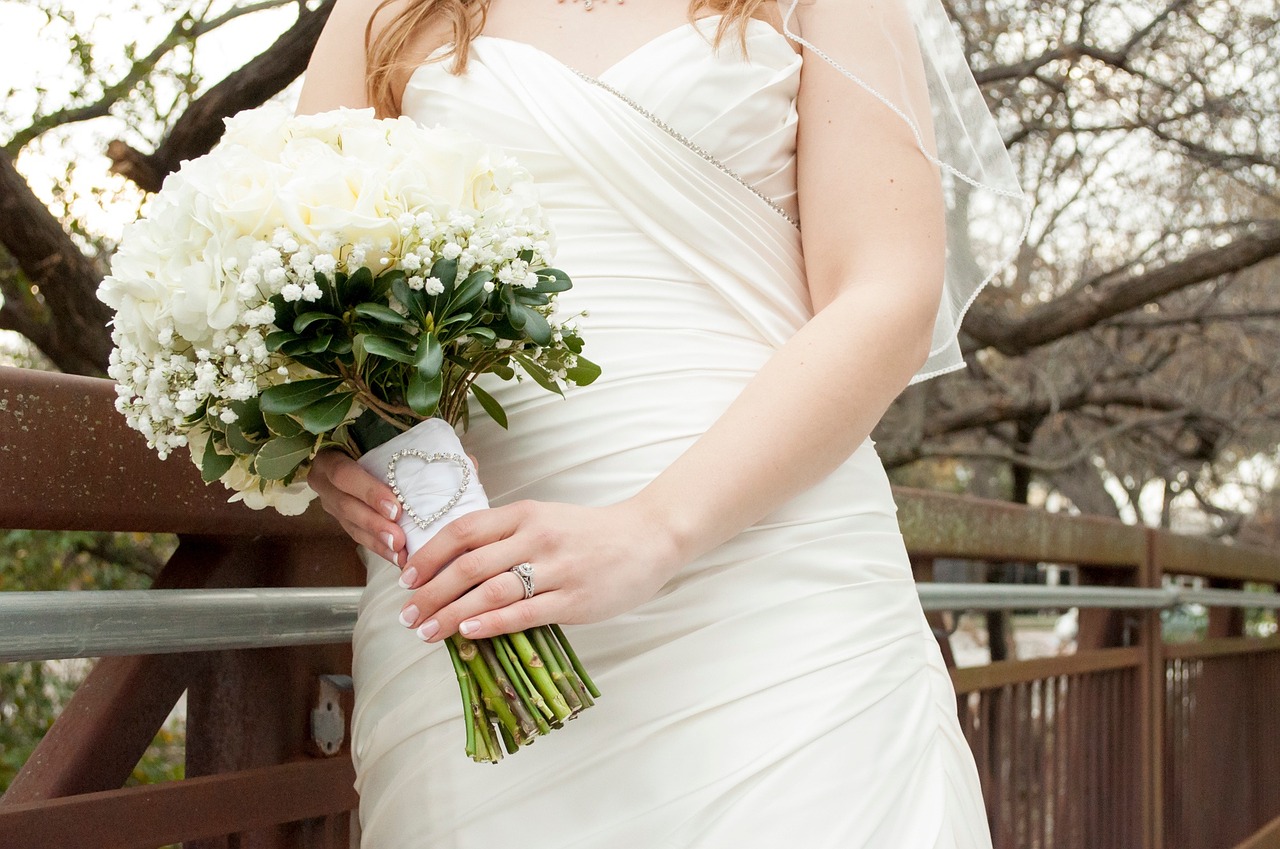 bride bouquet wedding free photo