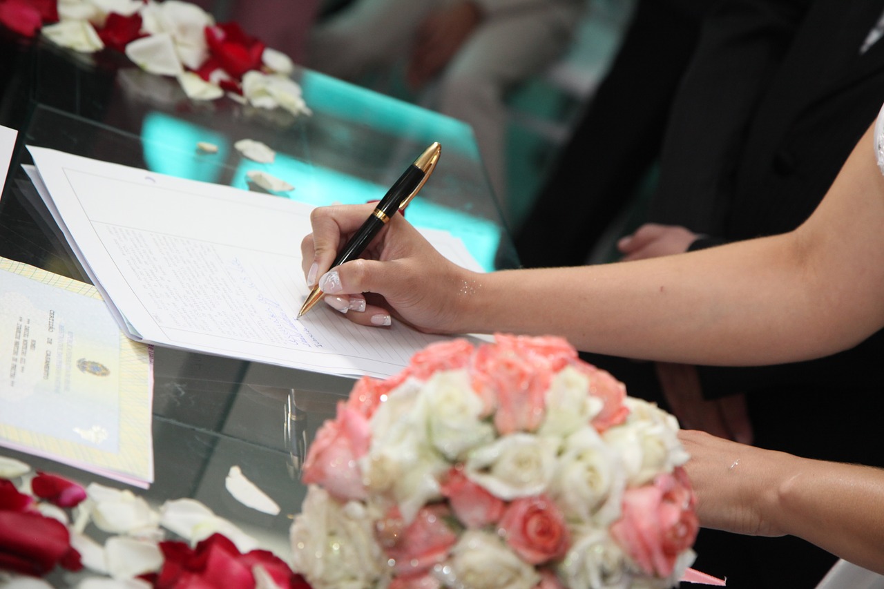 bride signing wedding signature signature free photo