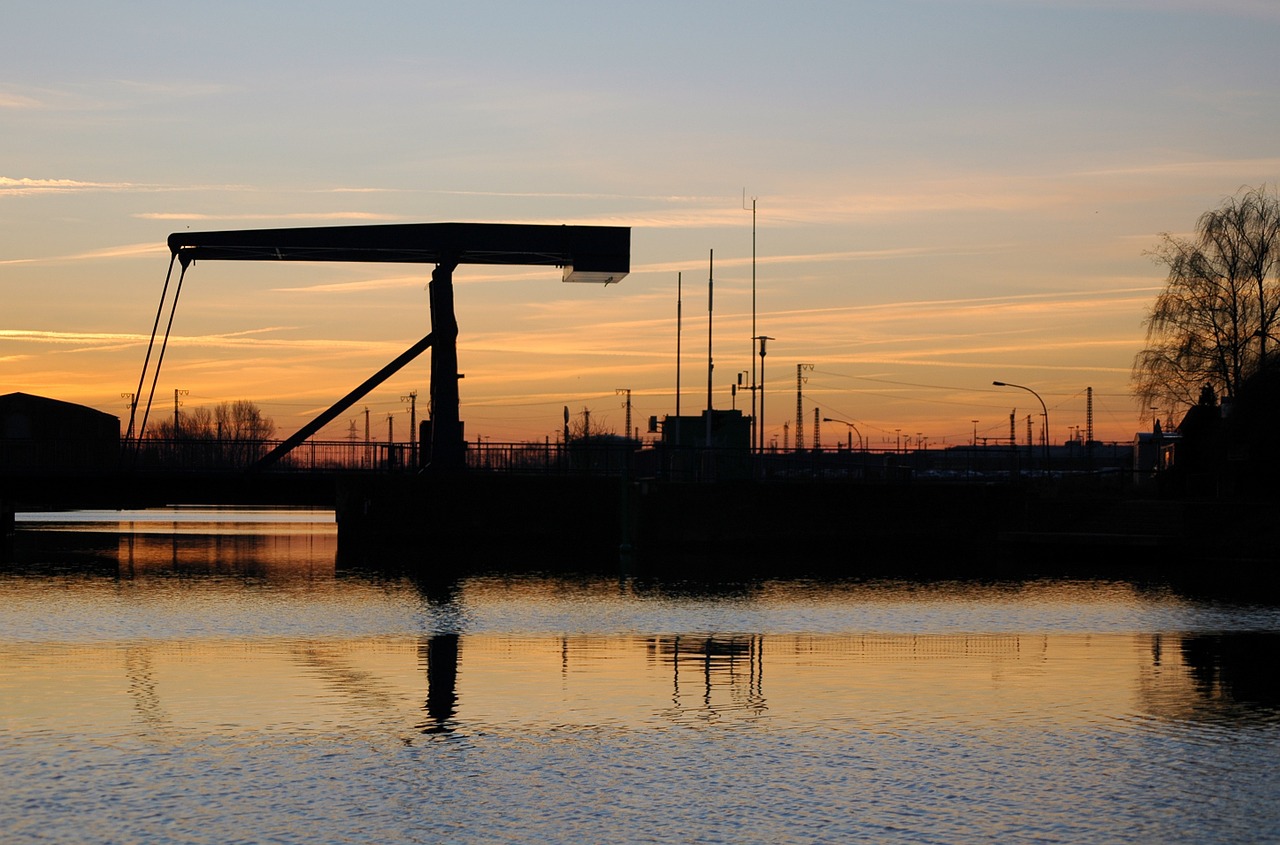 bridge morgenstimmung water free photo