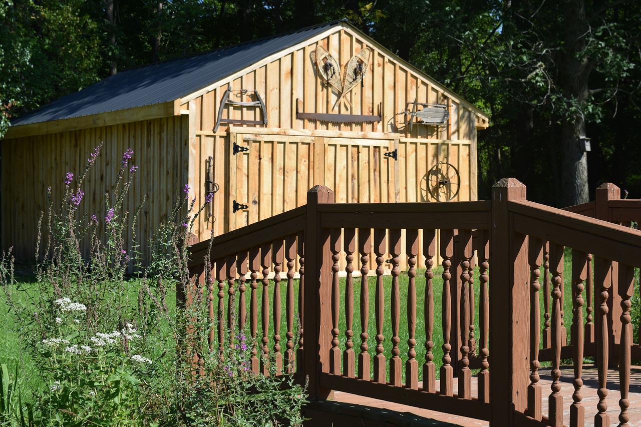 bridge  barn  grass free photo