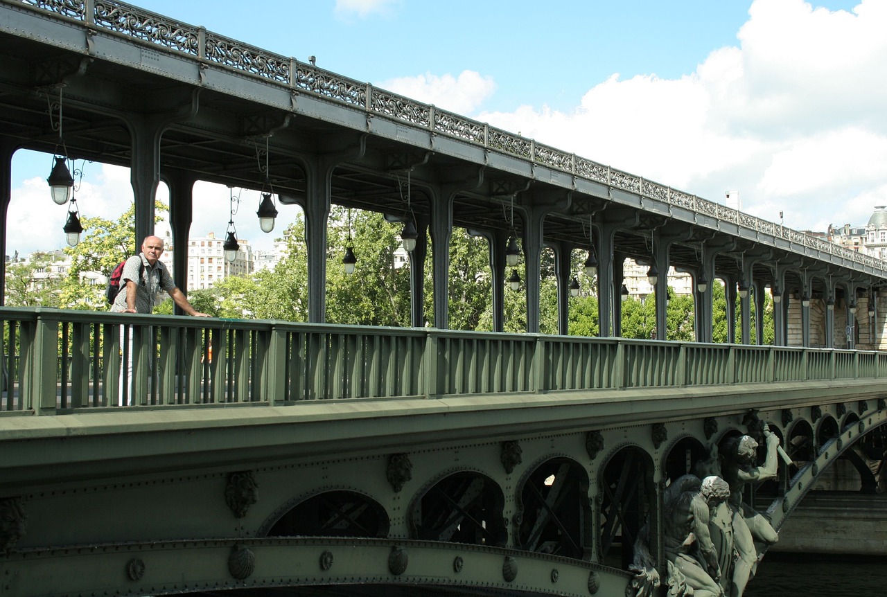 bridge paris pont de bir-hakeim free photo