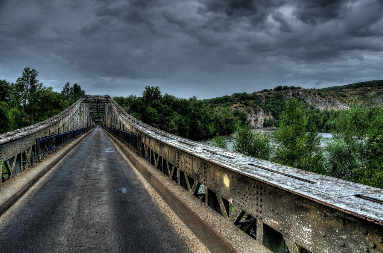 bridge hdr horror free photo