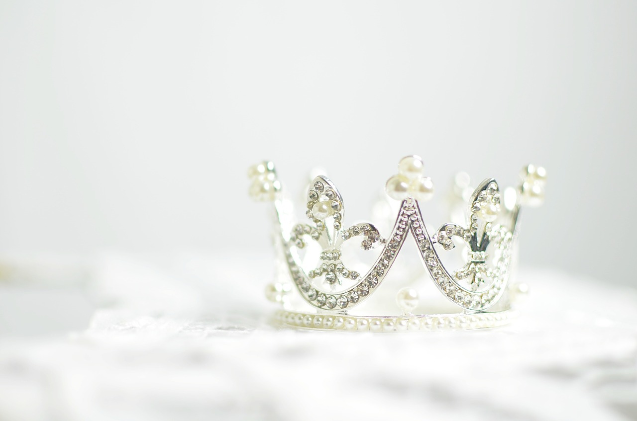 bright crown crystal free photo