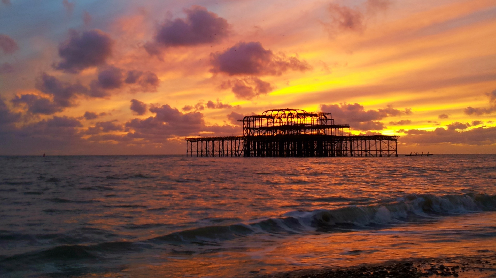 brighton pier remains free photo