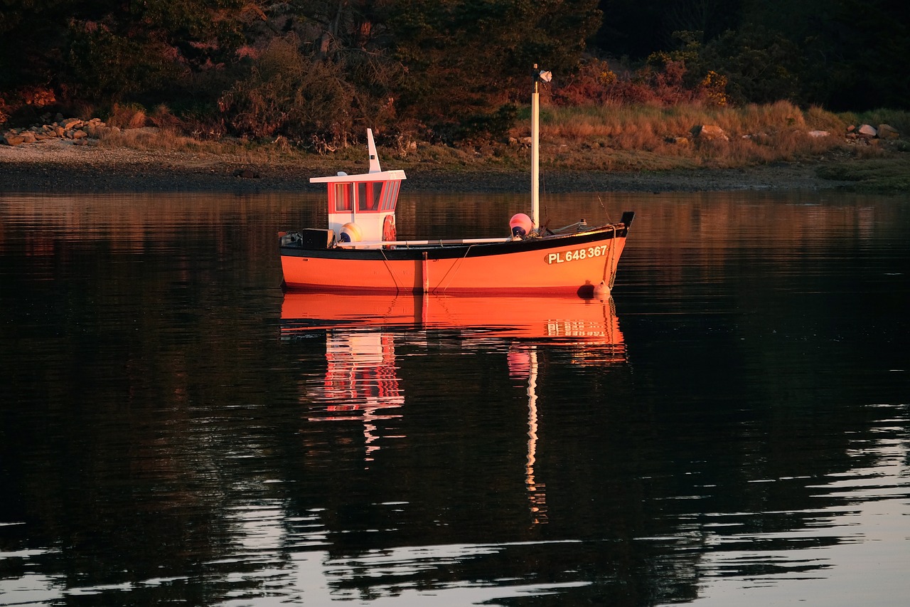 brittany sunrise boat free photo