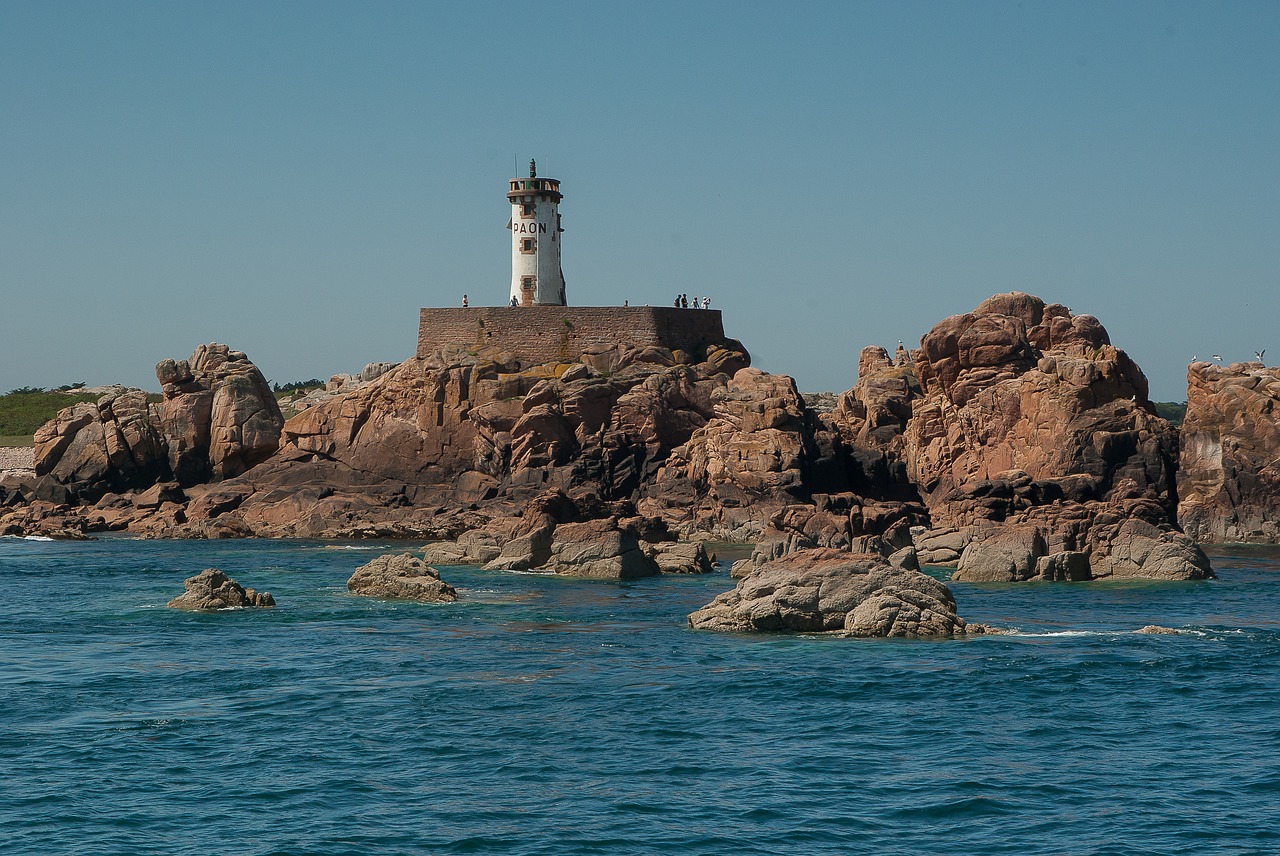 brittany brehat island lighthouse free photo