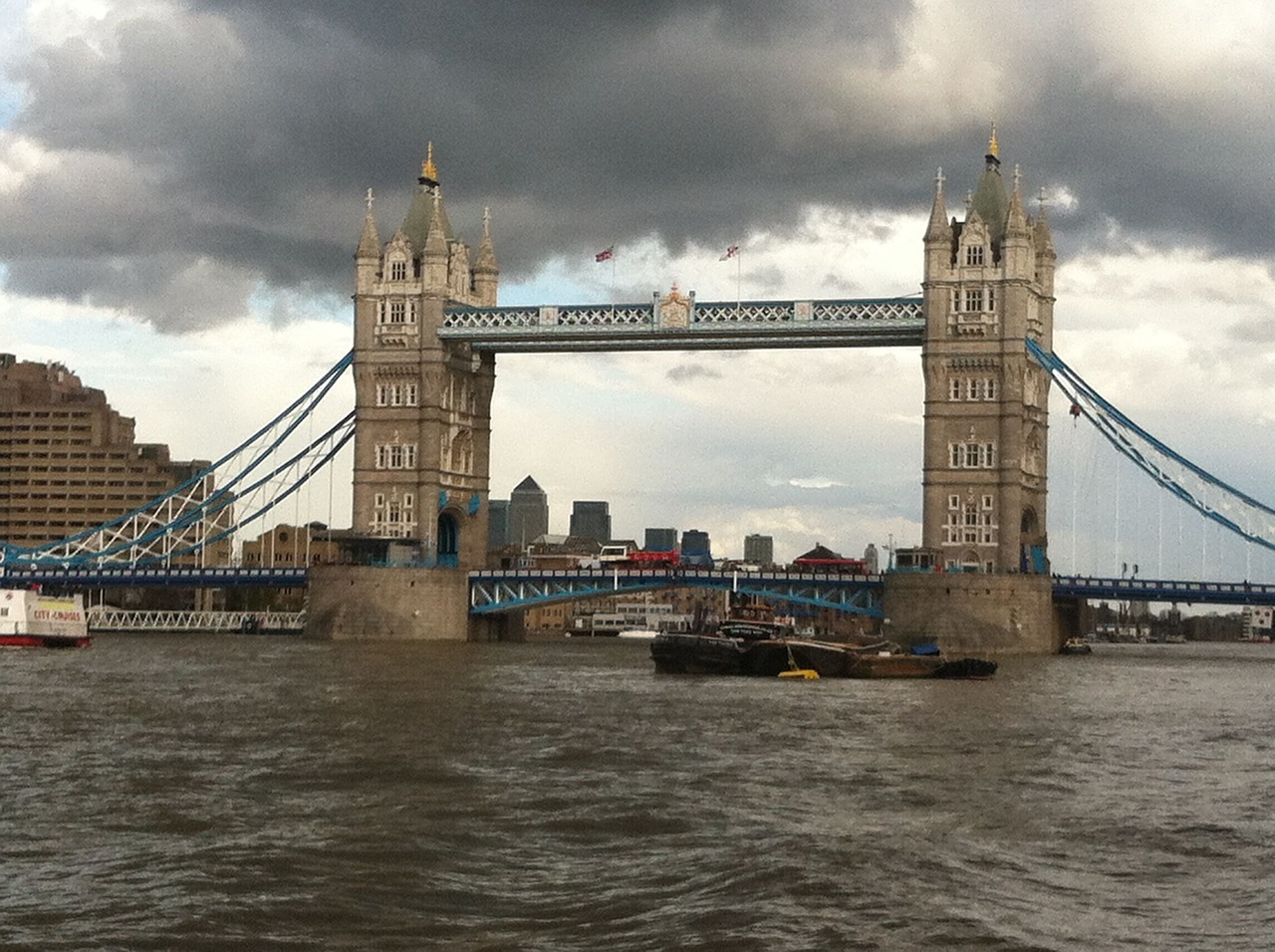 bro tower bridge the thames free photo