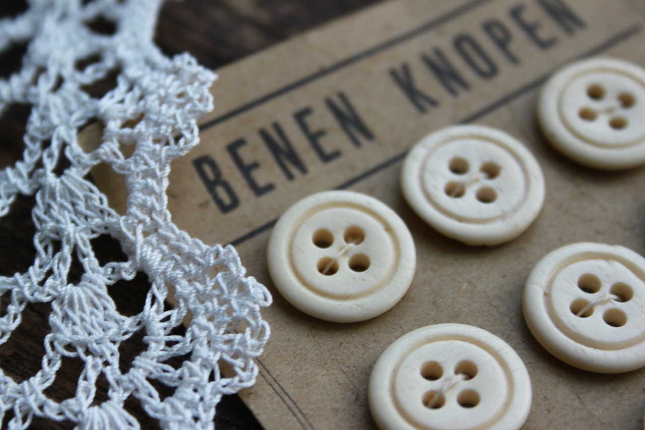 brocante old buttons crochet lace free photo