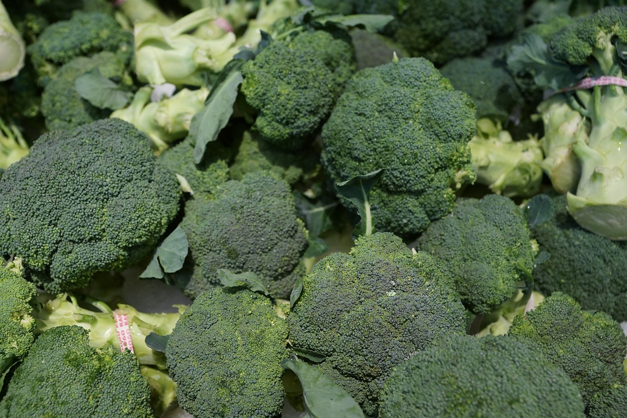 broccoli eat market free photo