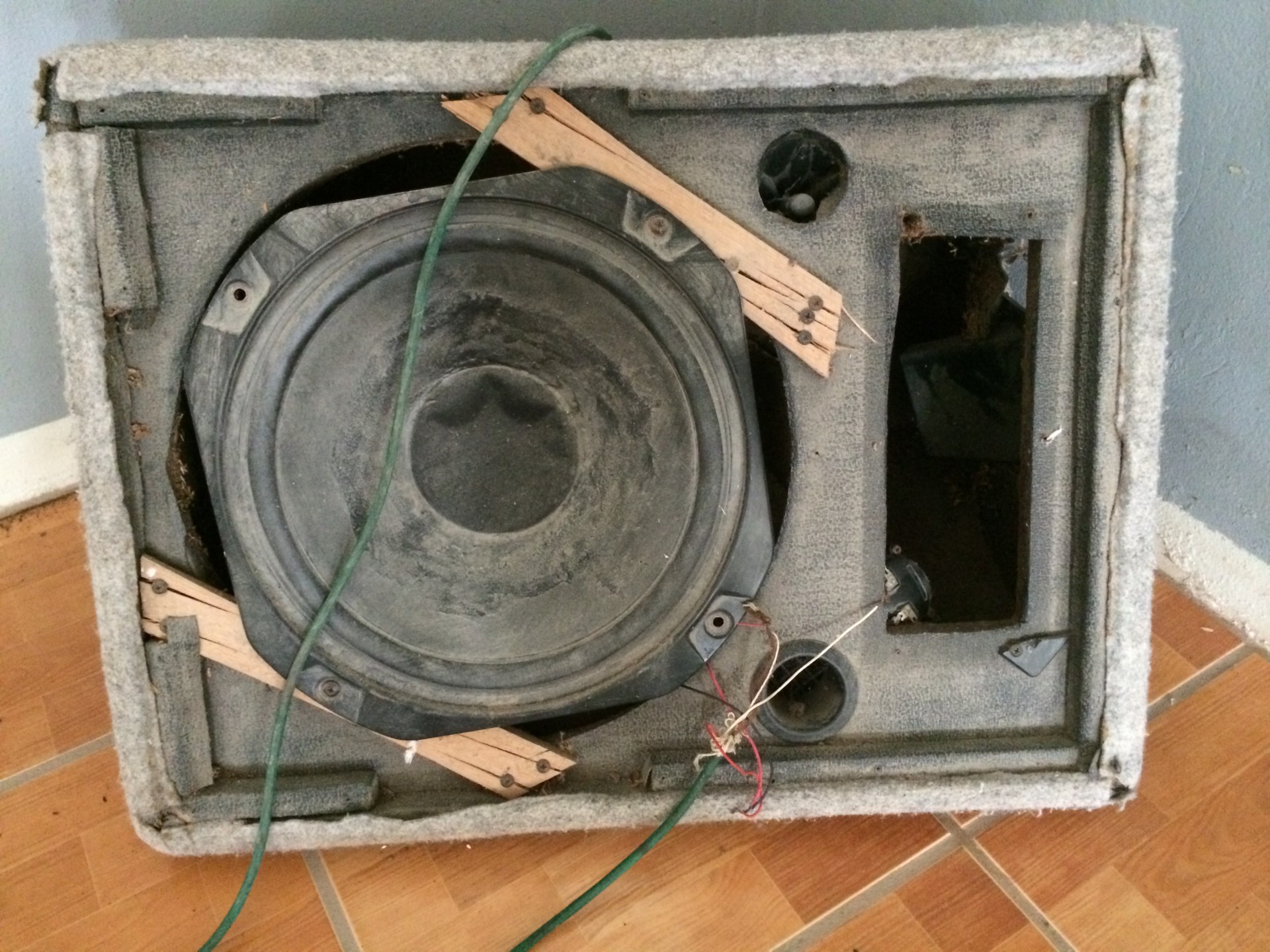 broken speaker amp free photo