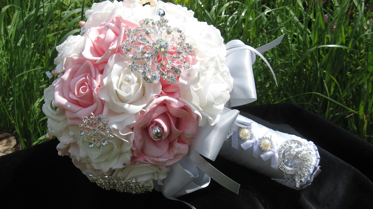 brooch bouquet outdoors business photo free photo