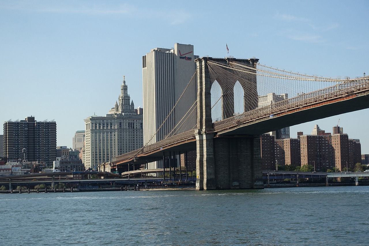 brooklyn bridge east river manhattan free photo