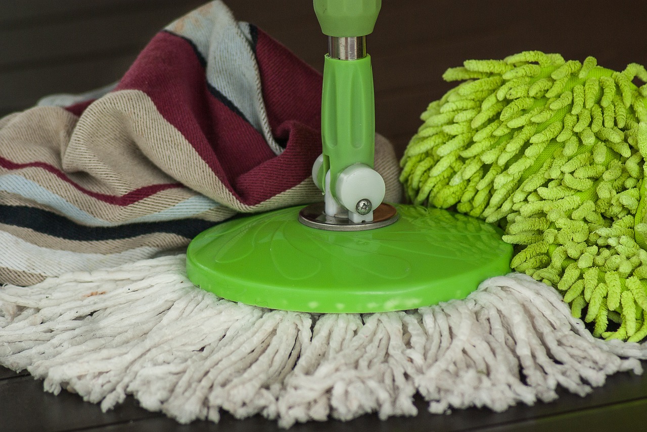broom household dishcloth free photo