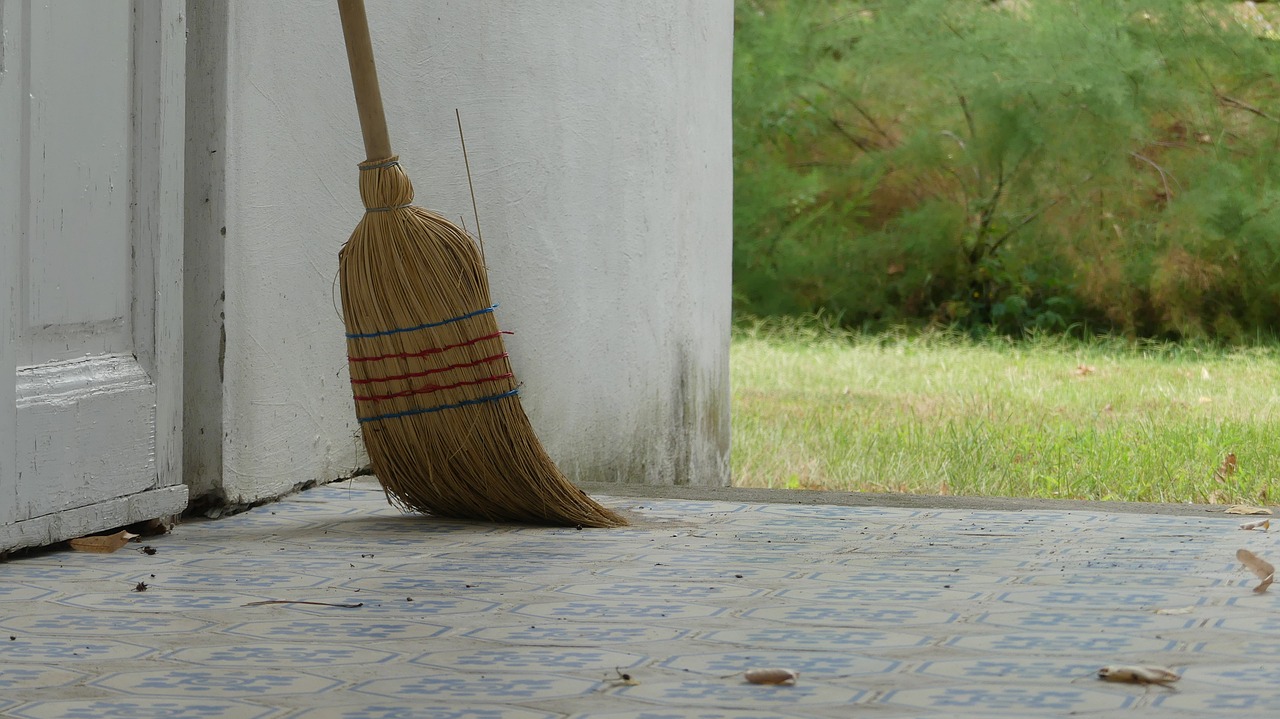 broom  door  clear free photo