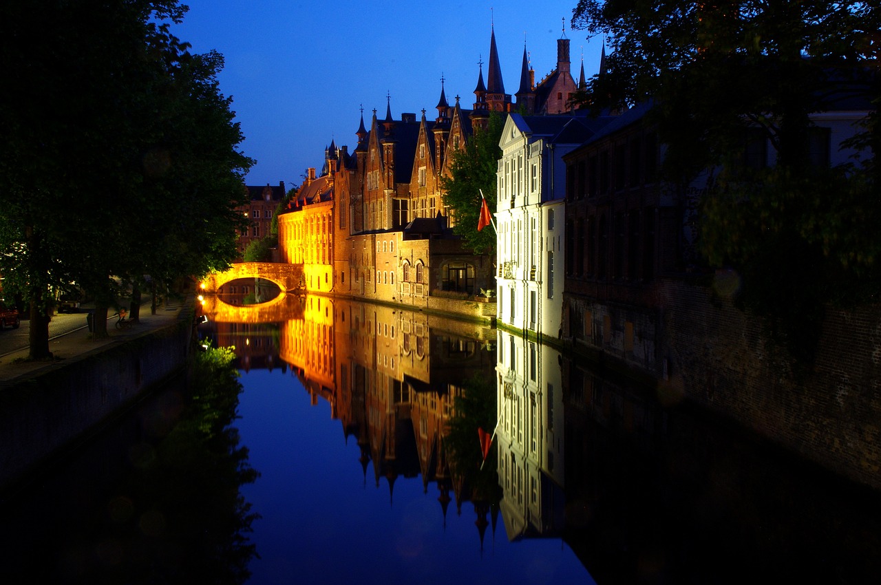 bruges night mirroring free photo