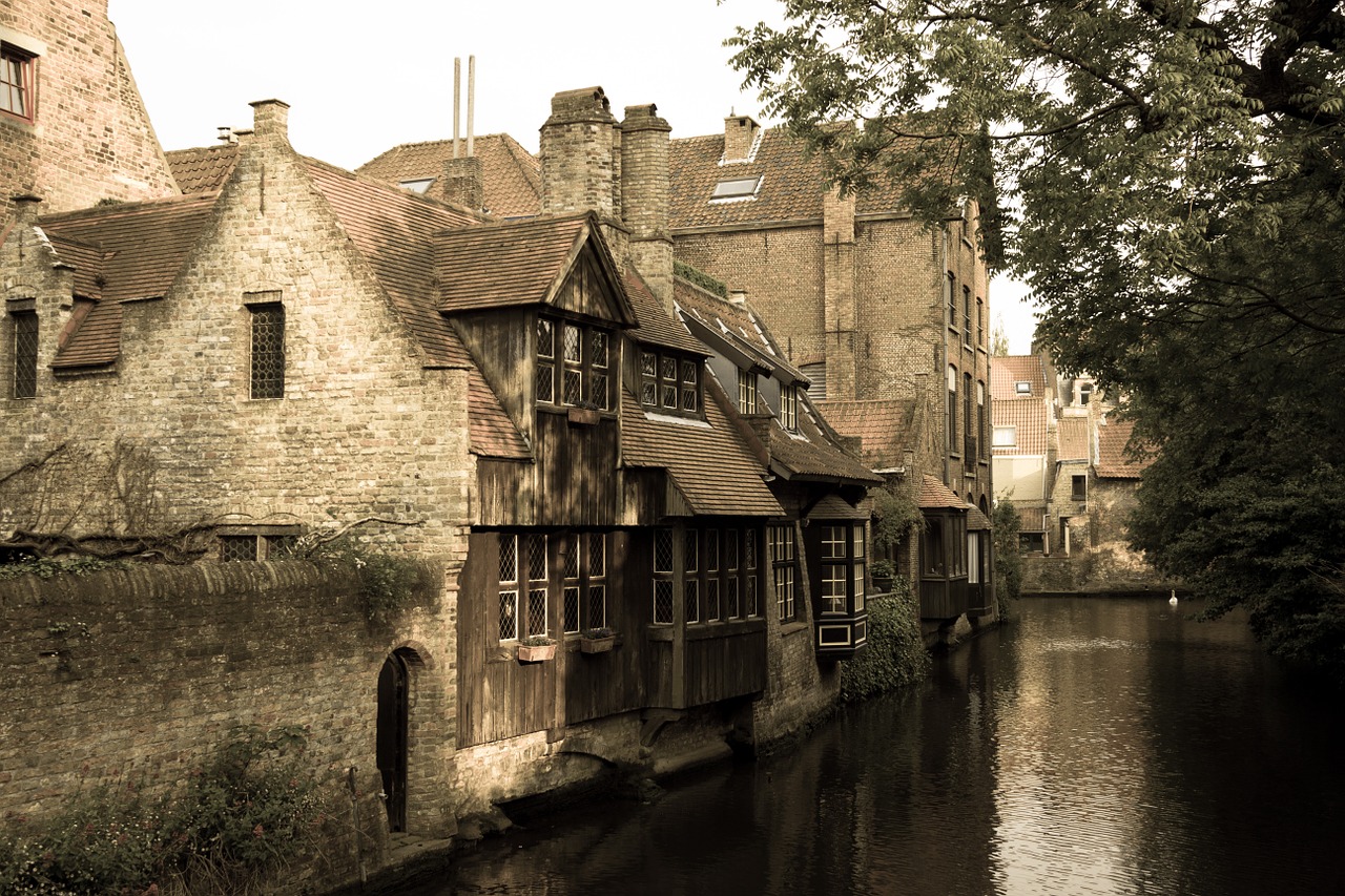 bruges canals picturesque free photo