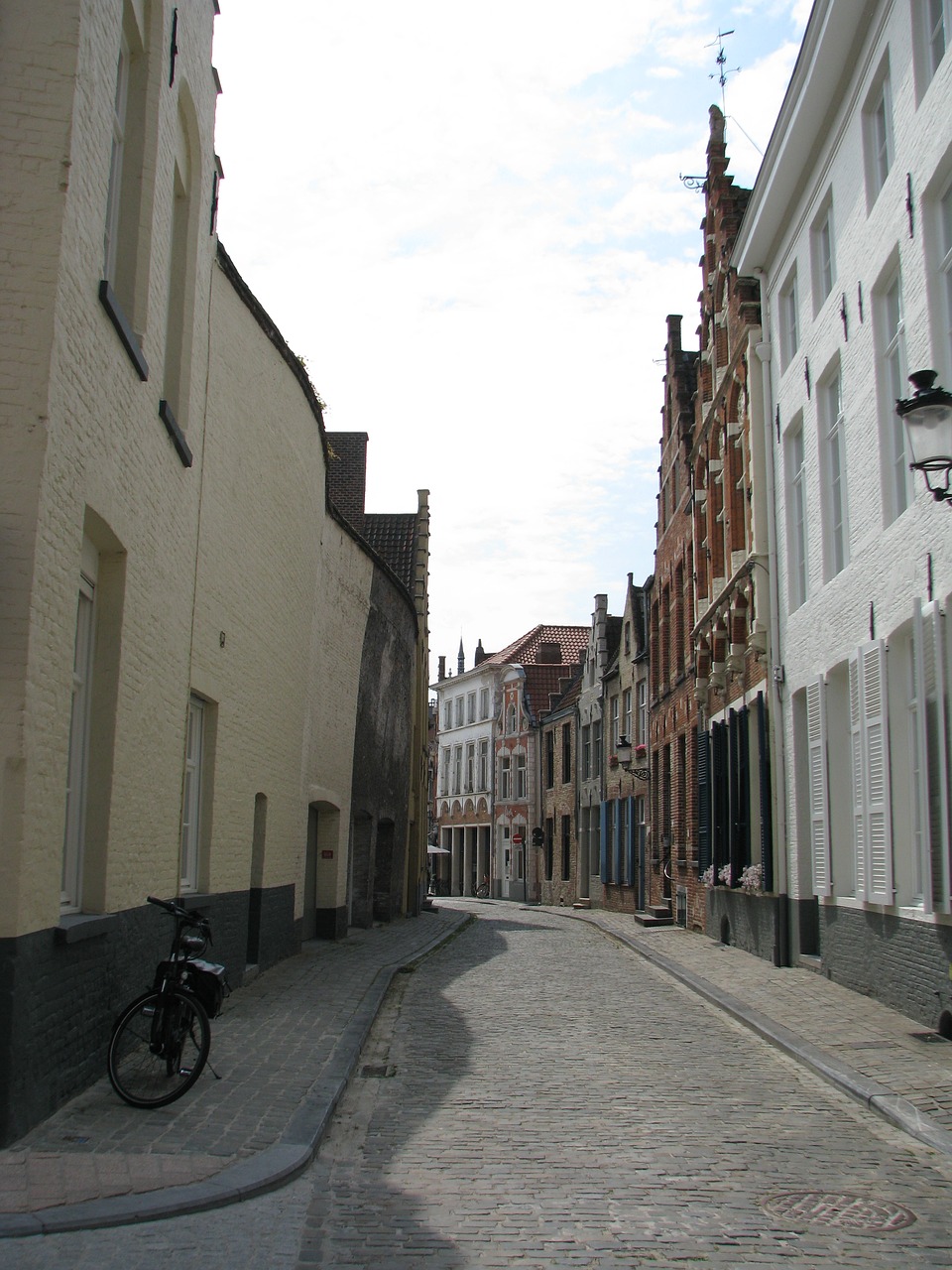 bruges  kamienica  shutters free photo