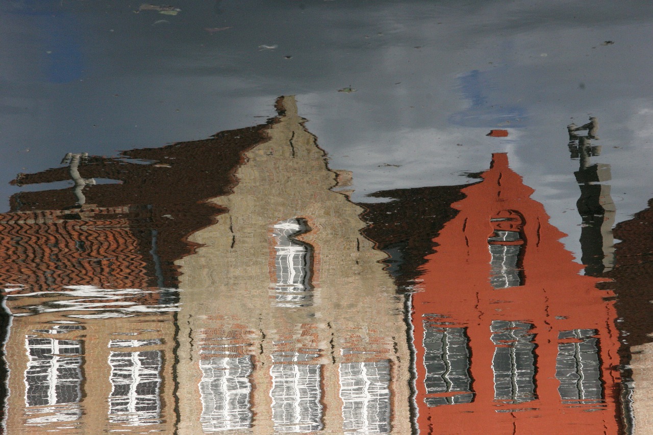 bruges  water reflection  facade free photo