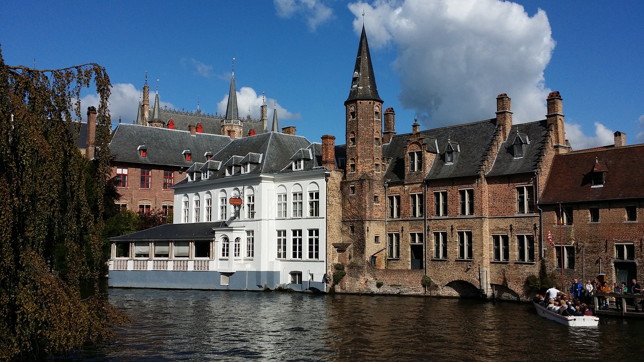 brugge belgium canals in belgium free photo
