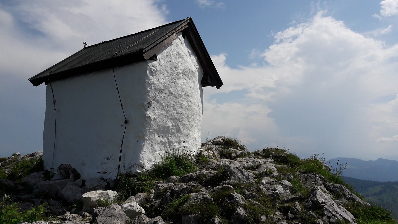 brünnstein mountain chapel free photo