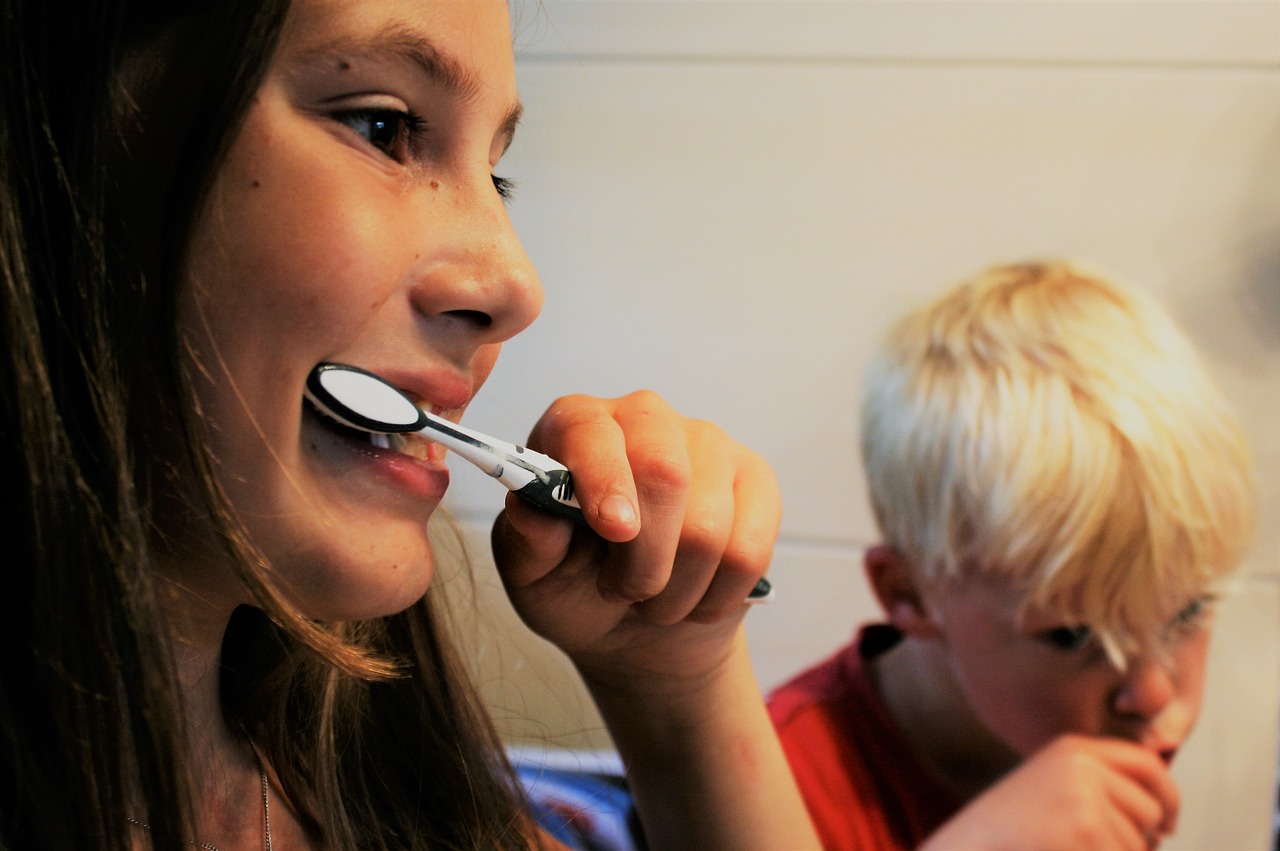 brushing teeth tooth zahnarztpraxis free photo