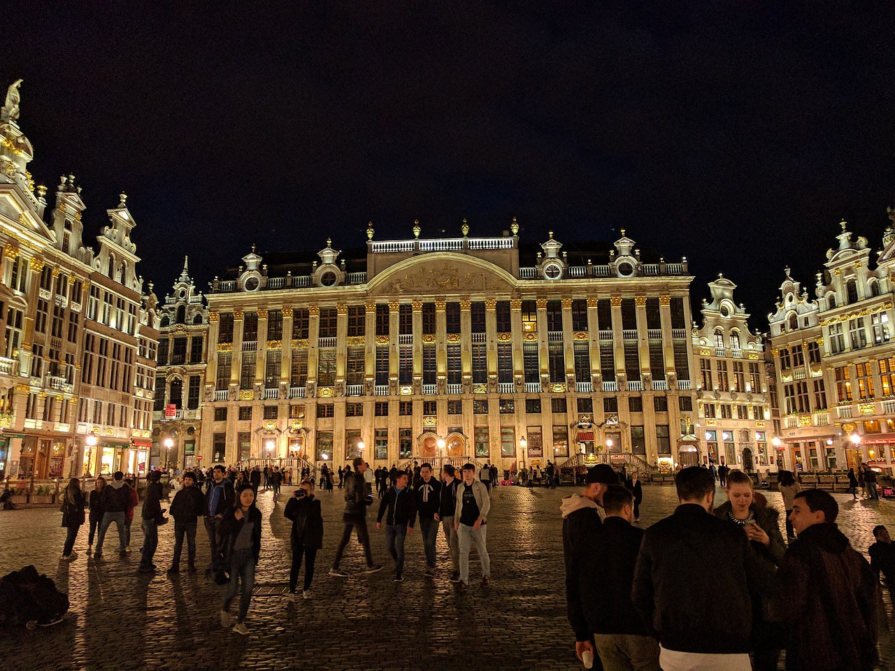 brussels architecture night free photo