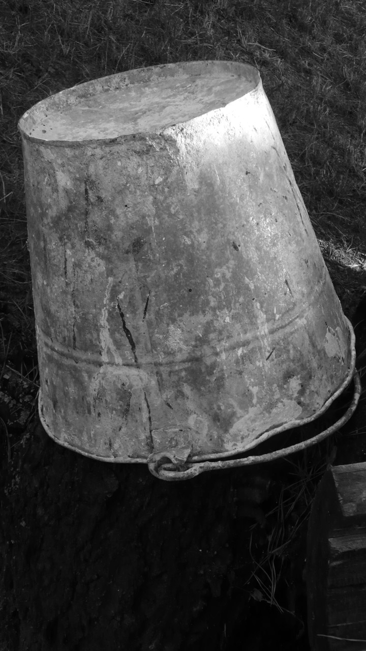 old metal bucket free photo