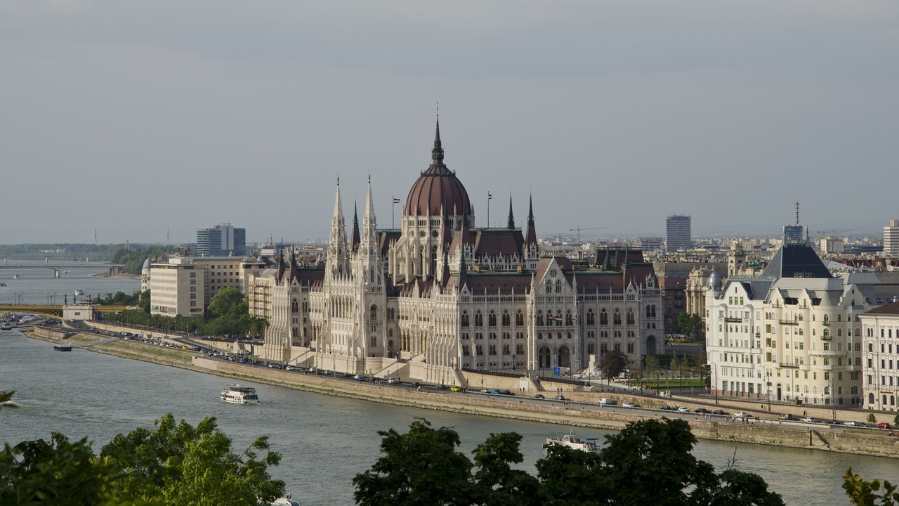 budap the parliament węgryt free photo