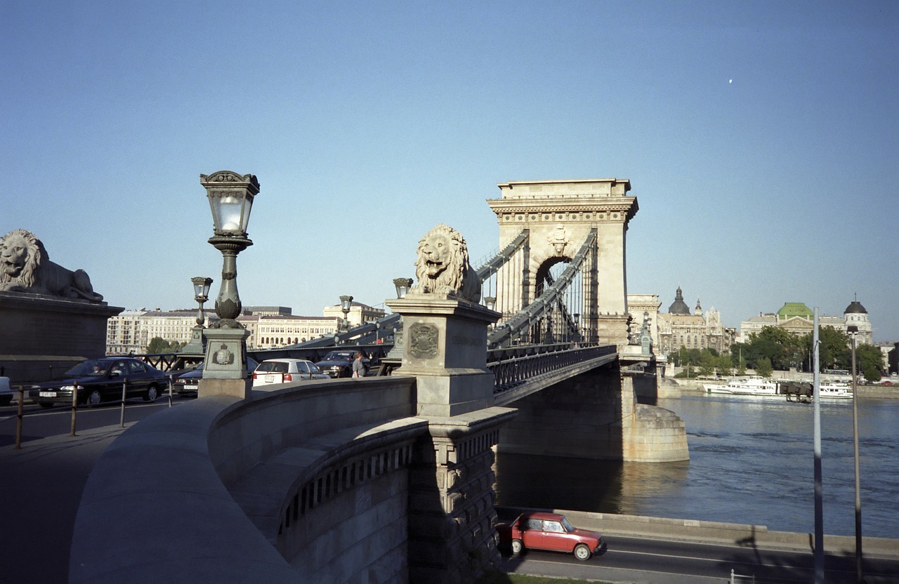 budapest bridge curve free photo