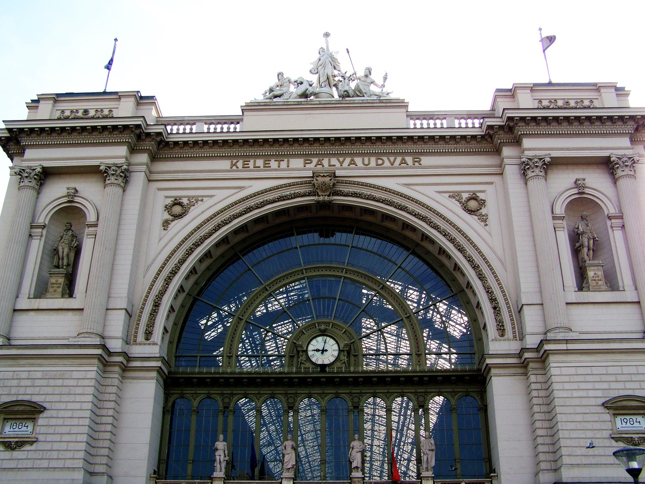 budapest keleti railway station architecture free photo