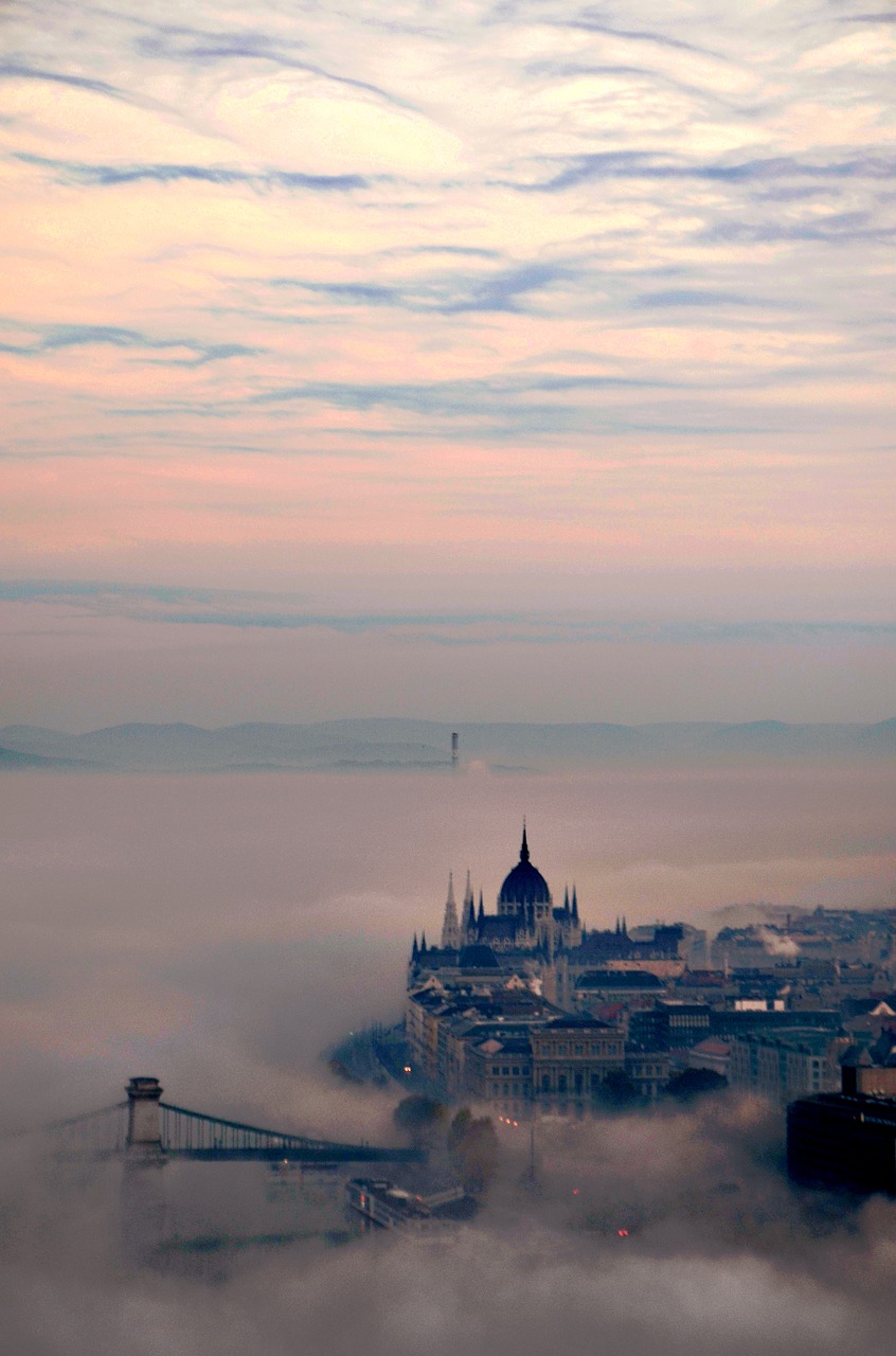 budapest dawn fog free photo